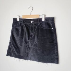NEW REVOLVE ANTHROPOLOGIE BLANK NYC Black Velour Mini Skirt 25